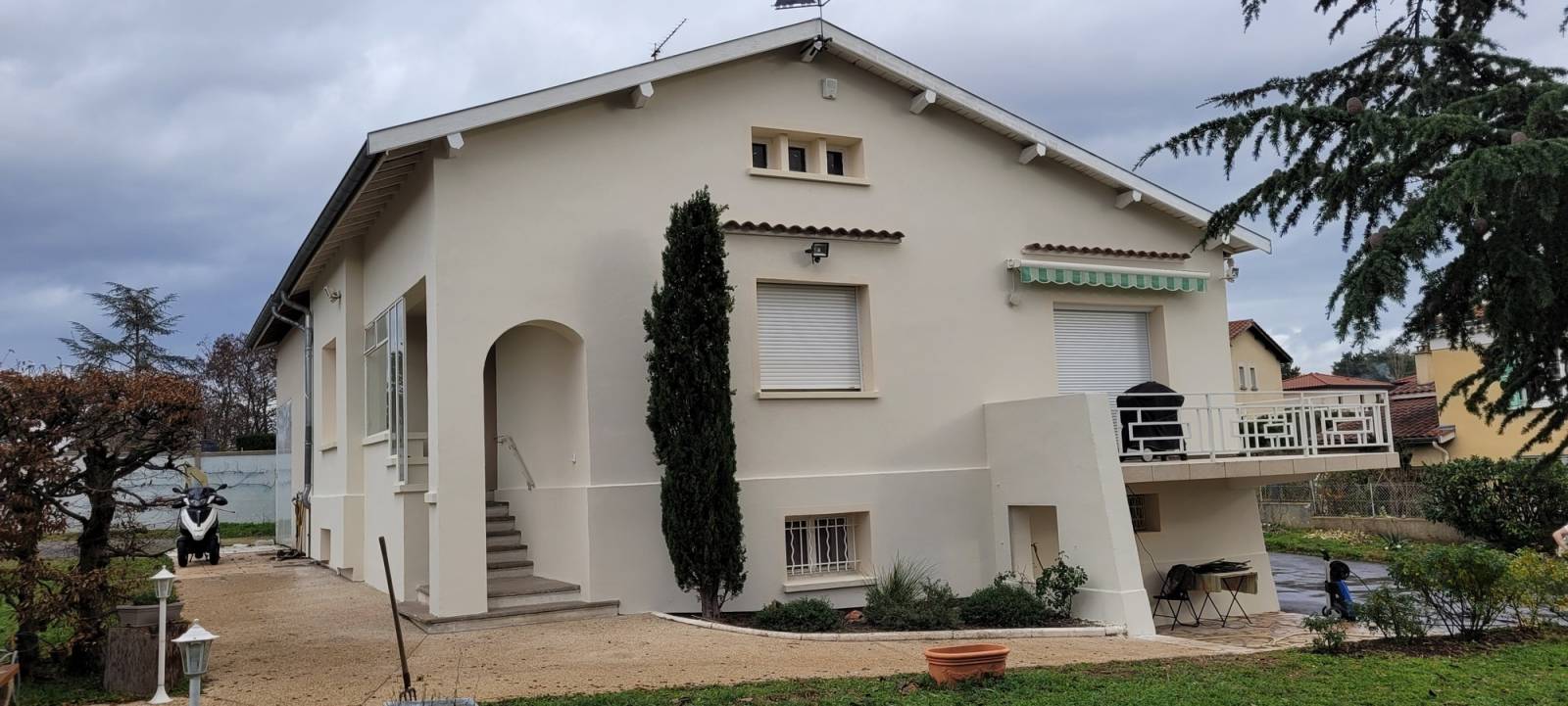 Isolation par l'extérieur d'une villa en Mâchefer à CRAPONNE dans l'ouest Lyonnais.