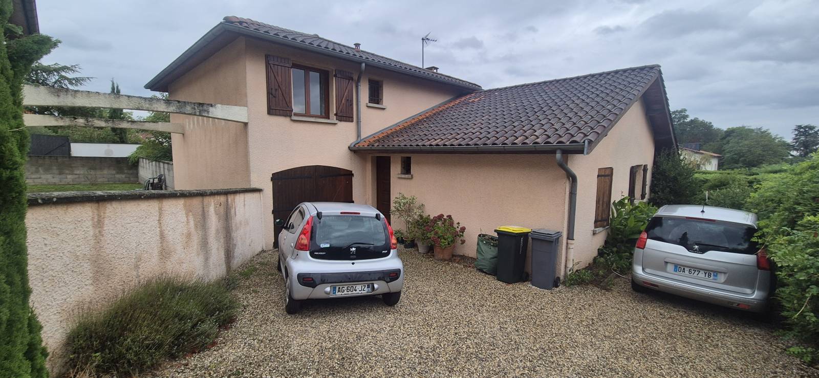 Remise en peinture des façades d'une maison située à Caluire et Cuire proche de Lyon