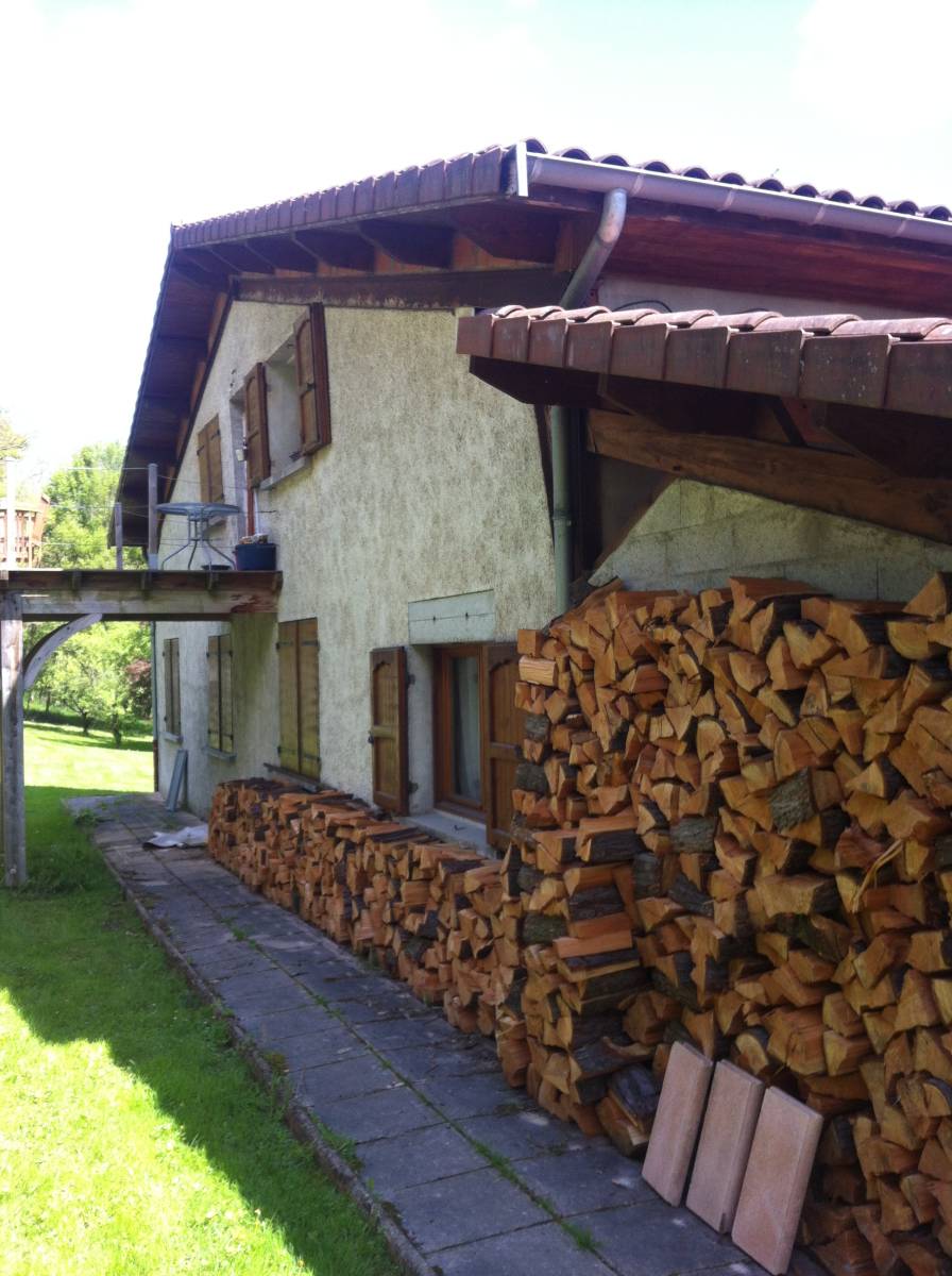 Ravalement de façade et remise en peinture des boiseries sur Grezieu la Varenne proche de Lyon