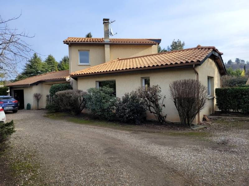 Remise en peinture d'une maison située a Collonges Au Mont D'or